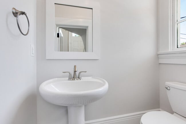 Building Photo - Spacious Uptown 2BR/2.5BA in Restored Mansion w/ GATED OFF STREET PARKING