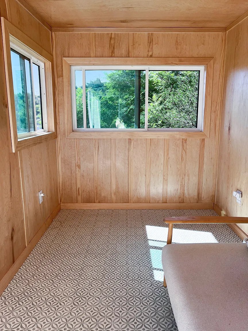 Building Photo - 647 Academy Rd