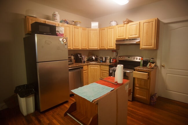 Building Photo - 609 N 34th St