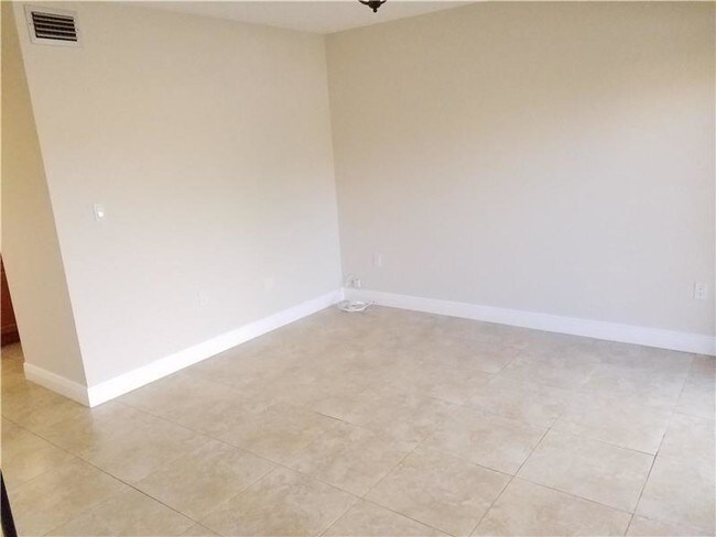 Building Photo - 3406 SW 16th Terrace