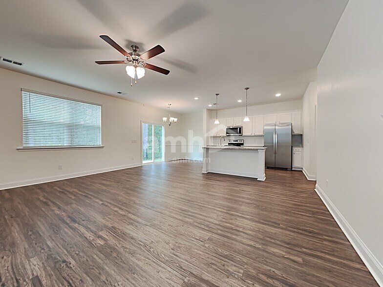 Building Photo - 511 N U.S. Hwy 52