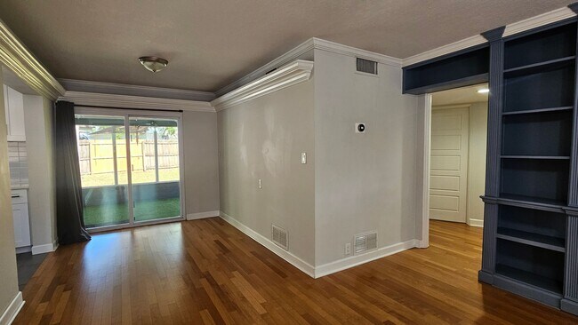 Building Photo - Charming SODO Home with Fenced Backyard and Built-In Fire Pit