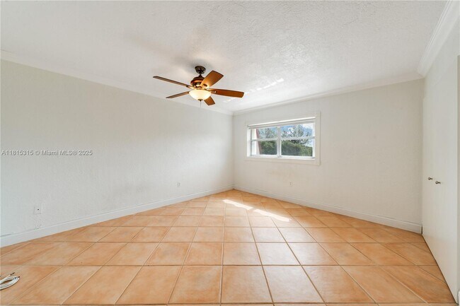 Building Photo - 8650 SW 67th Ave
