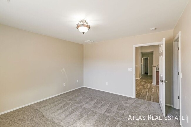 Building Photo - 4133 E Shadow Branch Dr