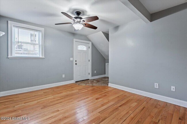 Building Photo - 53 Beekman St