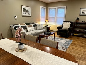 Building Photo - 3964 Grandview Ave