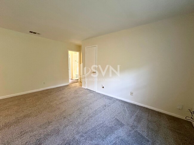 Building Photo - 1616 Gilda Cir