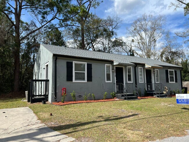 Primary Photo - Renovated 2 Bedroom Jacksonville Heights D...