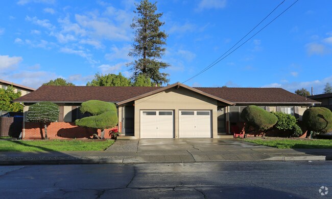 Building Photo - Anita Townhomes