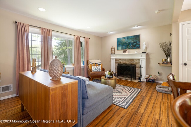 Building Photo - 38 Claridge Dr