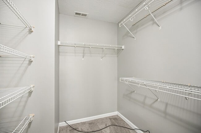 Building Photo - 7718 Porter House Dr