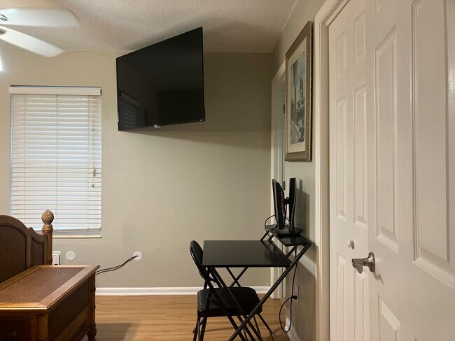 Building Photo - 1803 Salmon Dr