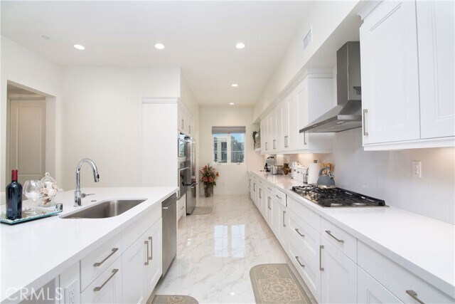 Building Photo - 1523 Doheny Way