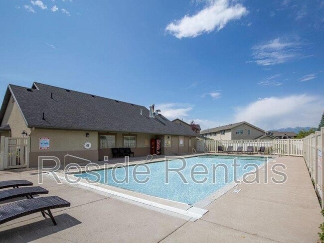 Building Photo - 1754 N 500 W