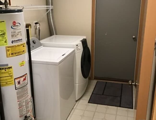 Building Photo - 2811 Rutland Cir