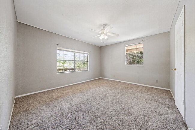 Building Photo - 5230 Ebony Dr