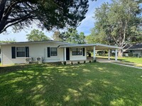Building Photo - 3 Bedroom 2 Bathroom Home in Chipley FL
