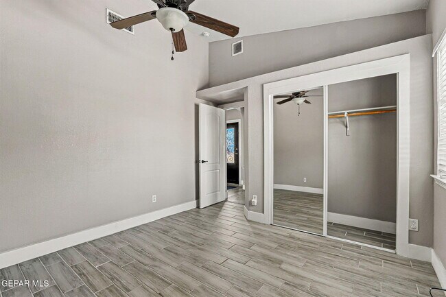 Building Photo - 14420 Navajo Point Dr