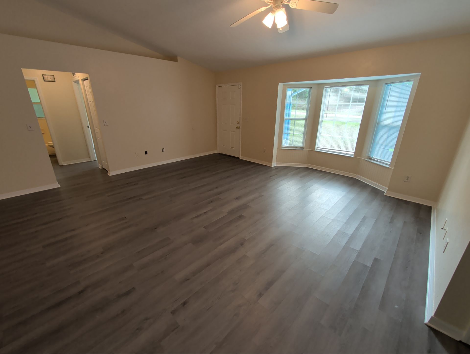 Building Photo - 8885 N Gilovu Dr