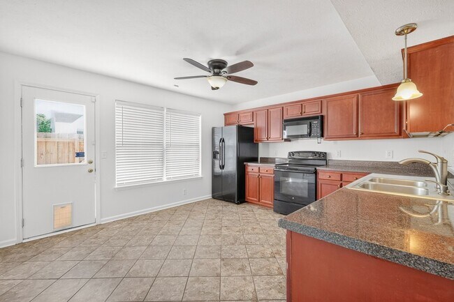 Building Photo - 407 Arapaho Dr