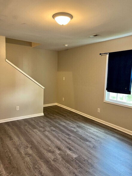 Living Room - 6 Sidbrook Ct