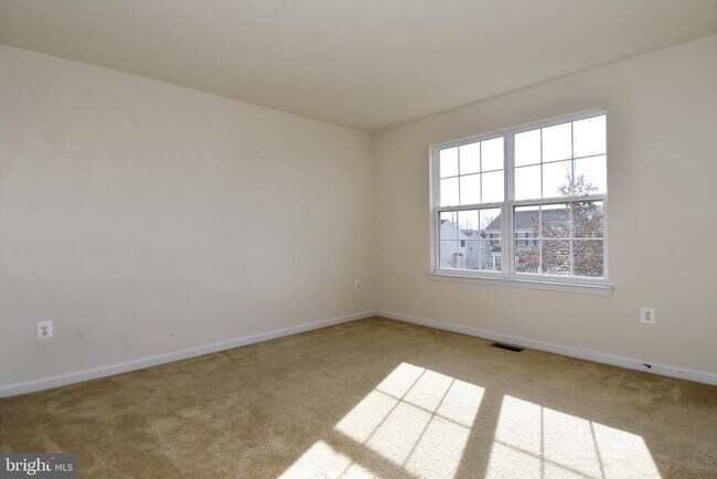 Building Photo - 3082 American Eagle Blvd