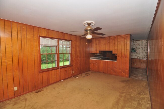 Building Photo - 1909 Forney Dr NW
