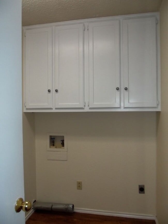 Building Photo - 2/2/2 Townhouse in Southwest Lubbock