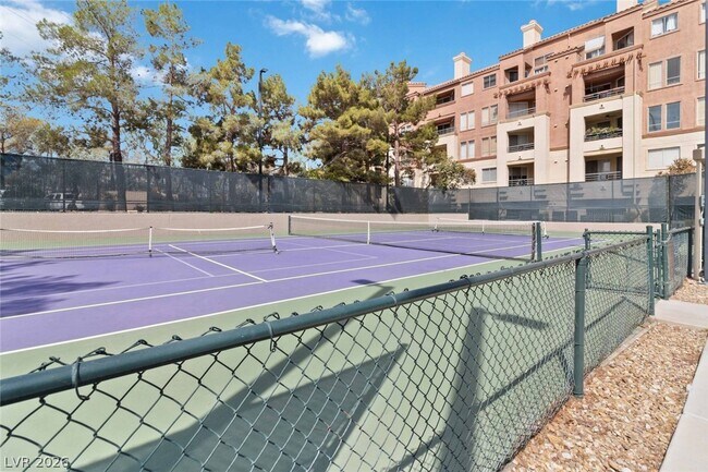 Building Photo - 210 E Flamingo Rd