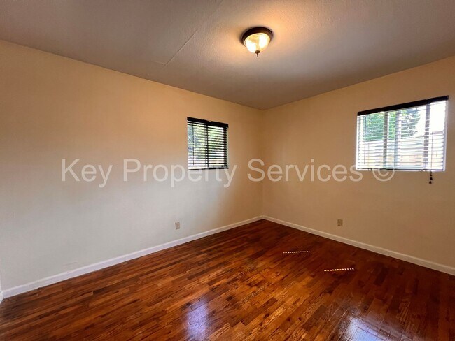 Building Photo - Cozy Two Bedroom House with Large Yard