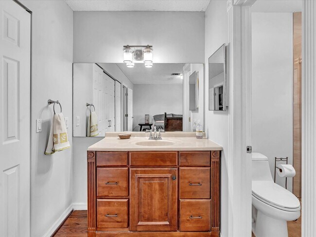 Building Photo - 3370 Beau Rivage Dr
