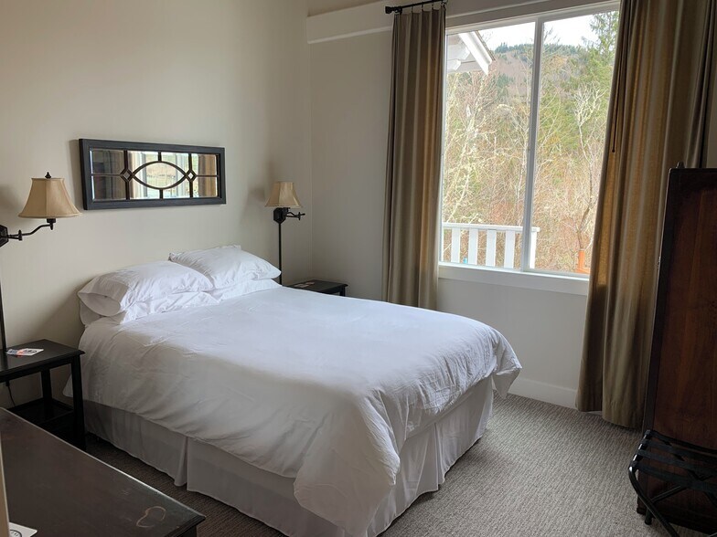Bedroom 1 - 957 Steamboat Slough Rd