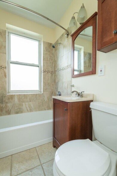 Building Photo - 138 Highland Ave