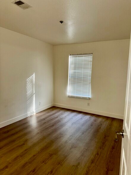 Building Photo - 4200 S Valley View Blvd