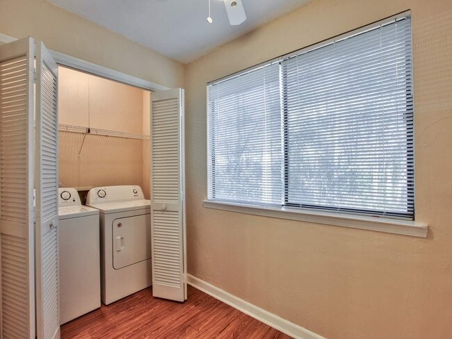 Building Photo - 3208 Ginger Dr