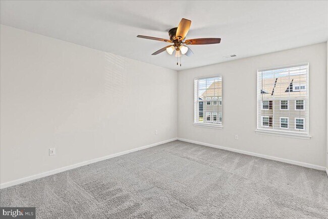 Building Photo - 9 Venice Ln