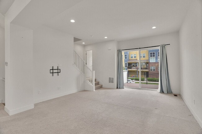 Building Photo - $2,500 - 2 Bed, 2.5 Bath Townhome in Broom...