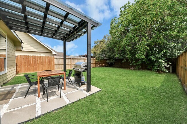 Building Photo - 8919 Windfern Trace Dr