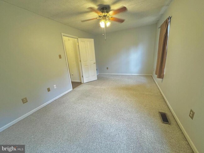 Building Photo - 508 Kingdom Ct