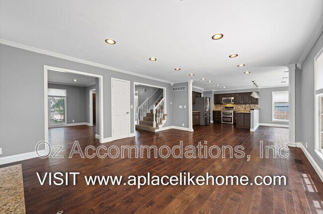 Building Photo - 10508 Reeder St
