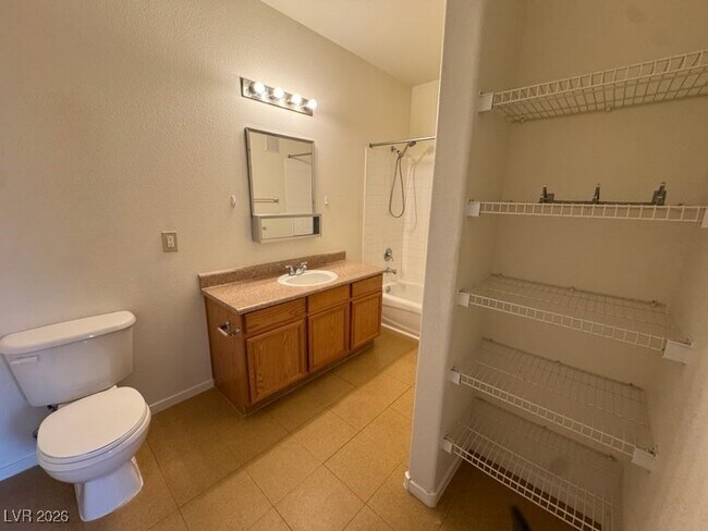 Building Photo - 2141 Hussium Hills St