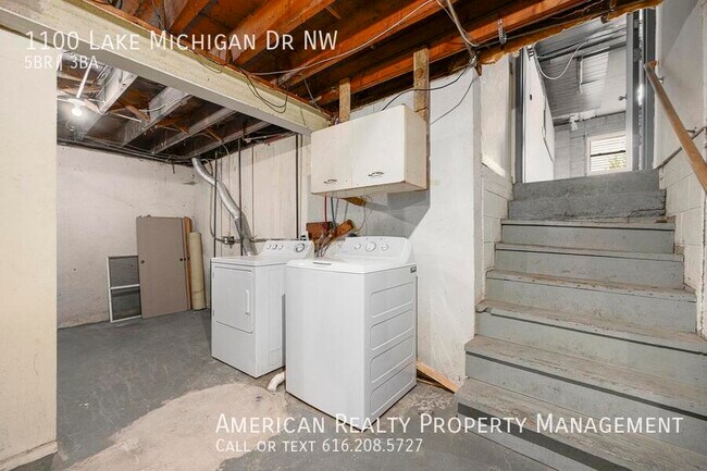 Building Photo - 1100 Lake Michigan Dr NW