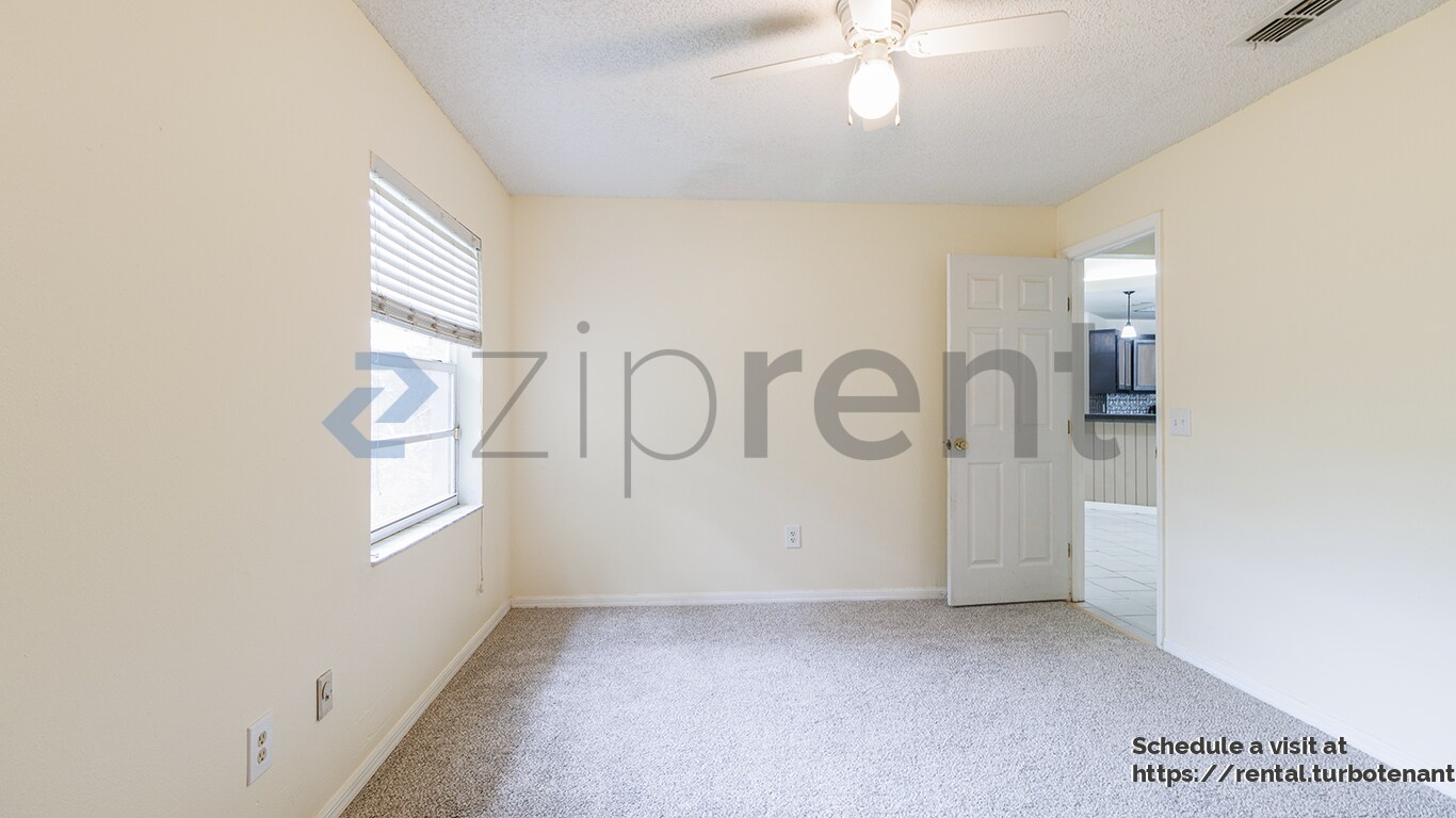 Building Photo - 180 Parkview Dr