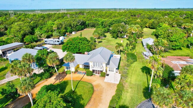 Building Photo - 7501 S Indian River Dr
