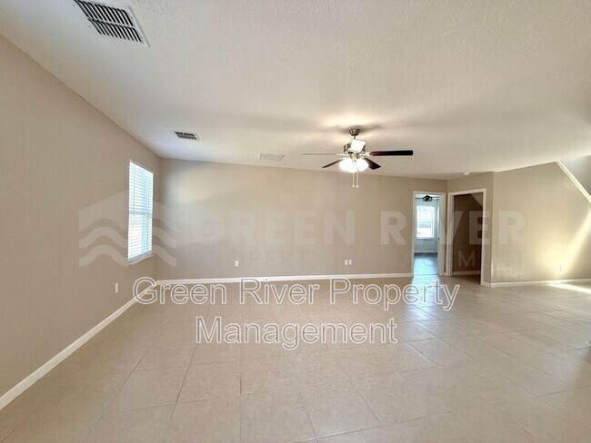 Building Photo - 8704 Lake George Cir W