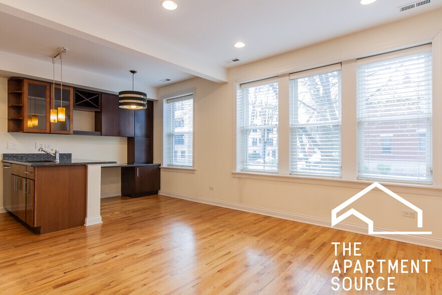 Building Photo - 1636 W Grace St