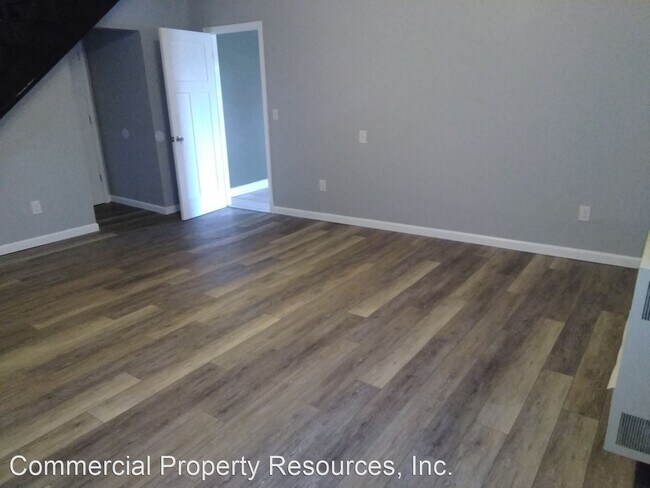 Building Photo - 8625 Grand Ronde Rd
