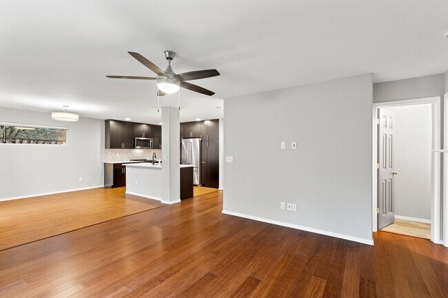 Building Photo - BETHANY 5 bedroom 3 full bath- Beaverton School District- Nike
