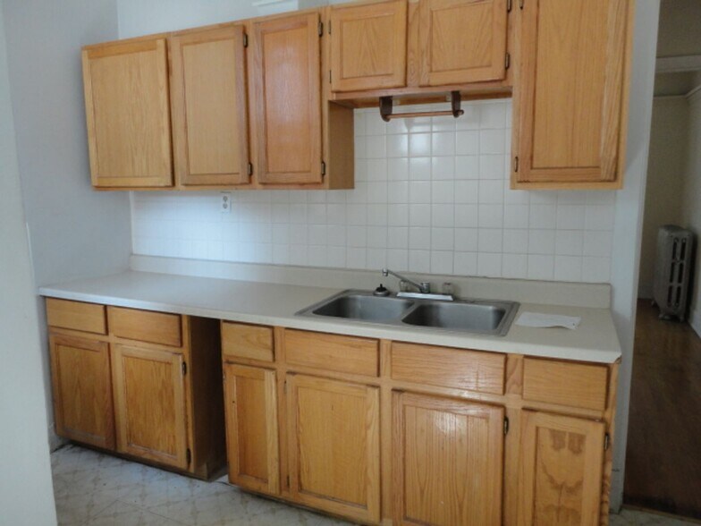 Primary Photo - 5045 N Damen Ave