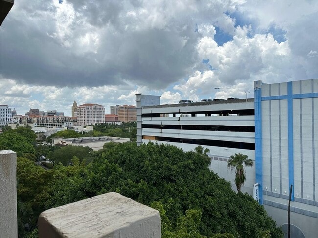 Building Photo - 3410 Coral Way